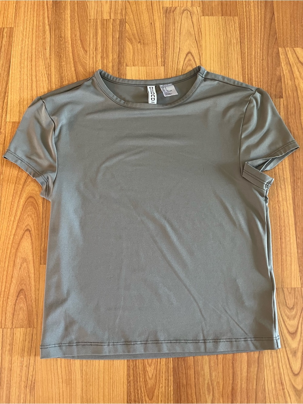 H&M Divided Short Sleeve Crew Neck